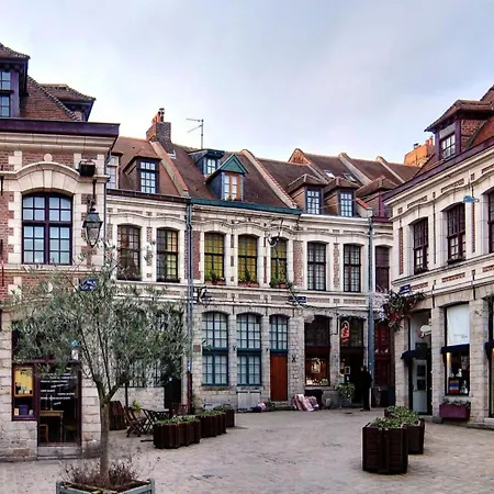 In With Balcony And Parking Lille